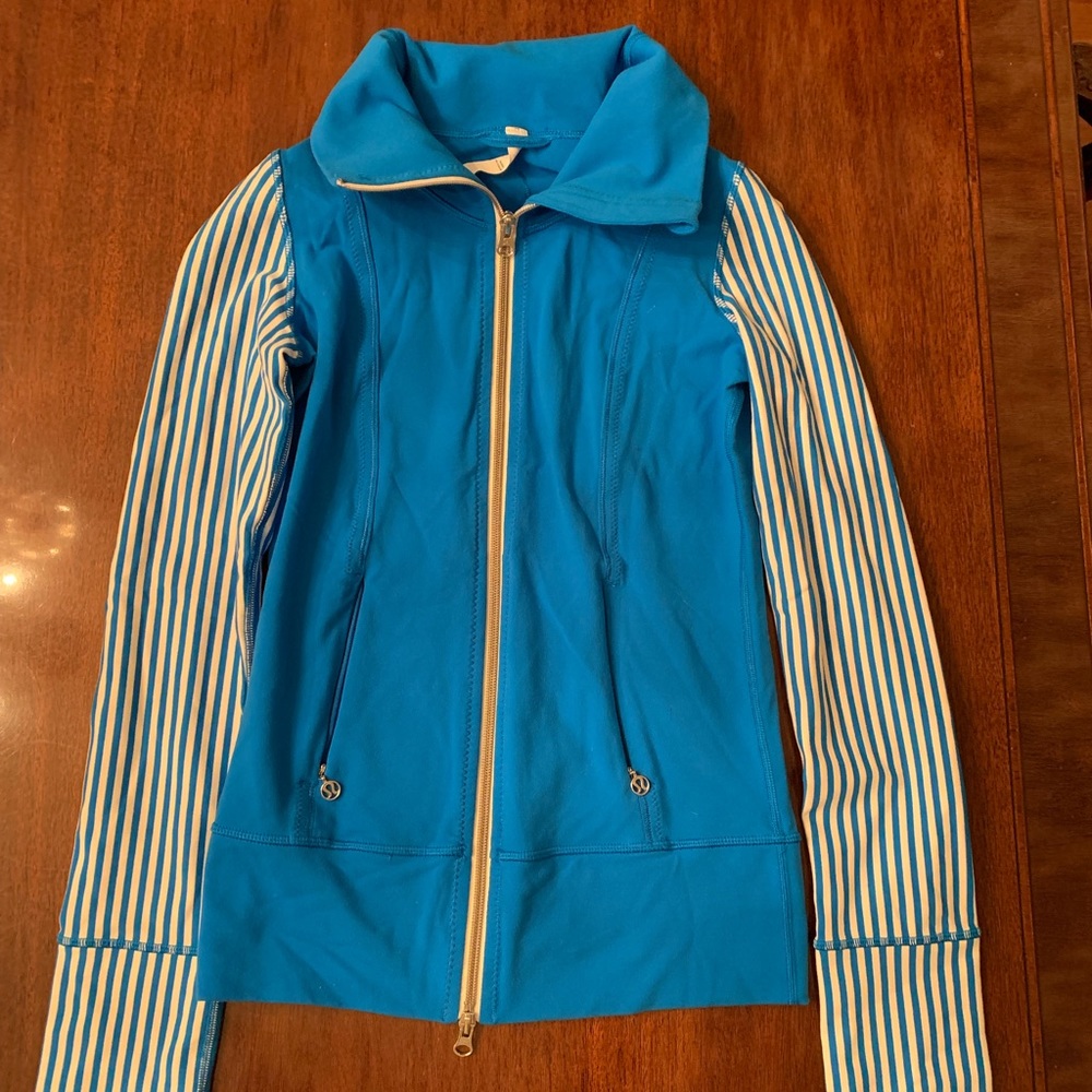 Lululemon Size 2 Jacket Royal Blue and White